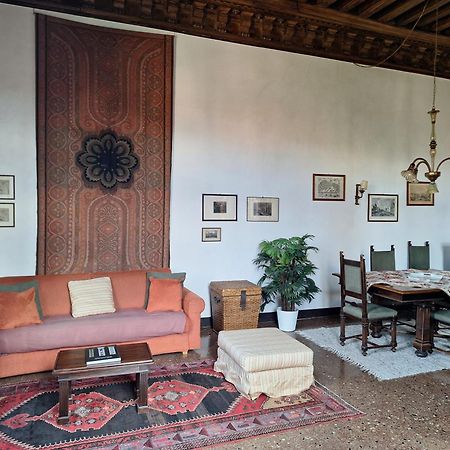Appartamenti Inside Palazzo Foscarini 威尼斯 外观 照片