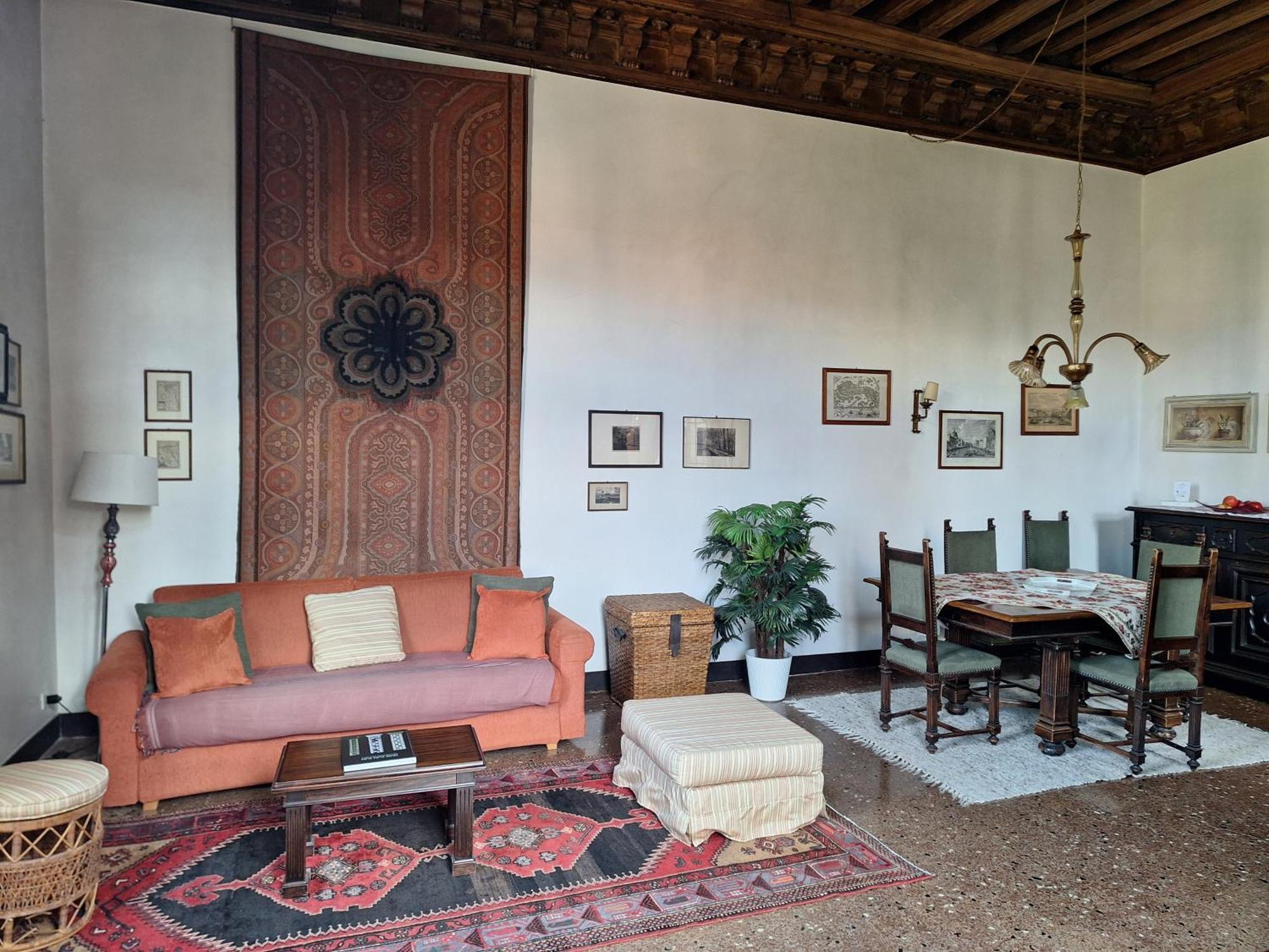 Appartamenti Inside Palazzo Foscarini 威尼斯 外观 照片