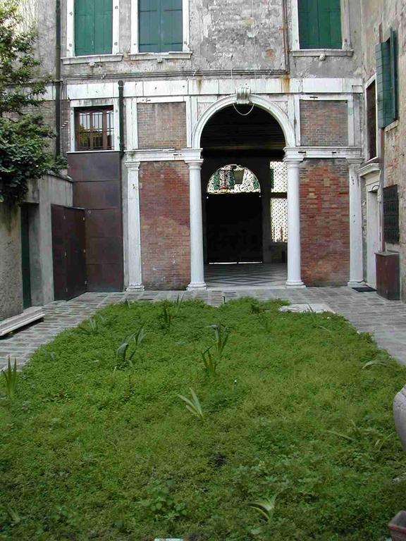 Appartamenti Inside Palazzo Foscarini 威尼斯 外观 照片