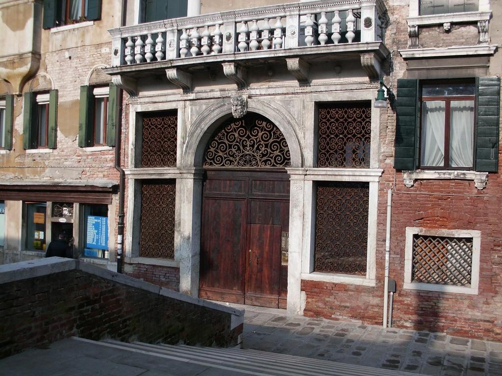 Appartamenti Inside Palazzo Foscarini 威尼斯 外观 照片
