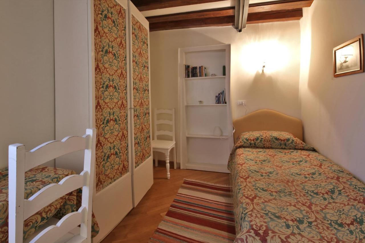 Appartamenti Inside Palazzo Foscarini 威尼斯 外观 照片