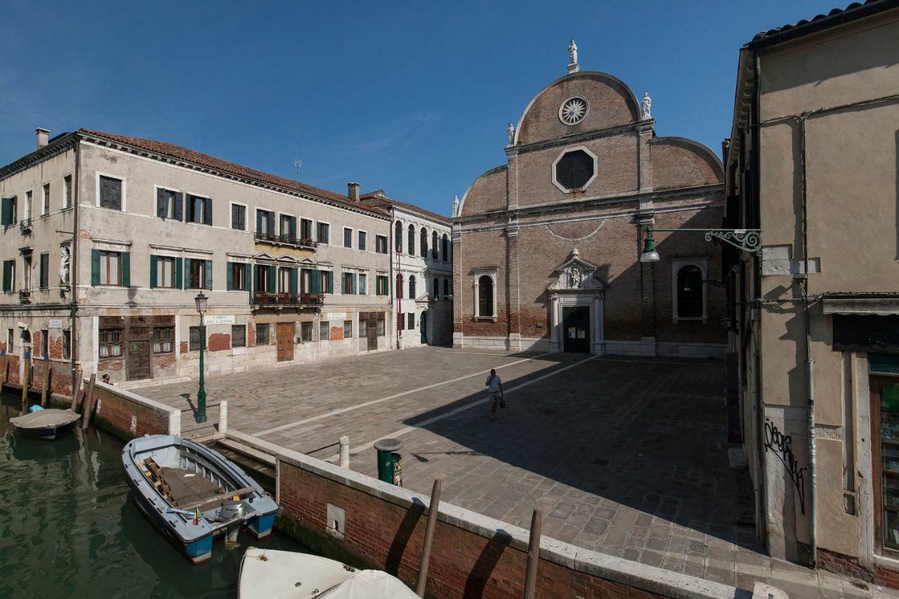Appartamenti Inside Palazzo Foscarini 威尼斯 外观 照片